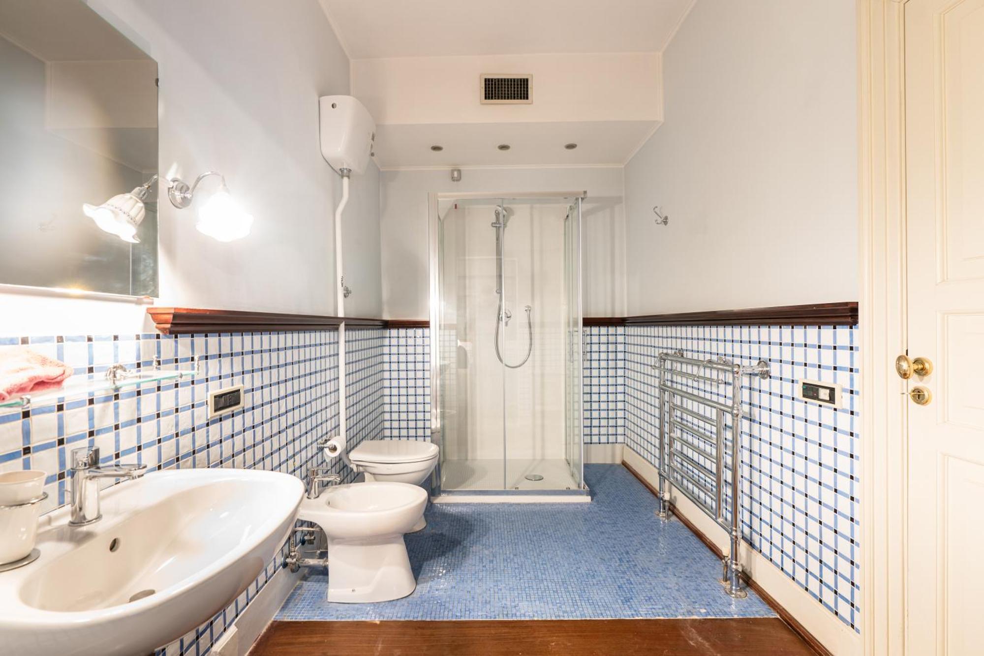 B&B Frida Suite Home Trani Exteriör bild
